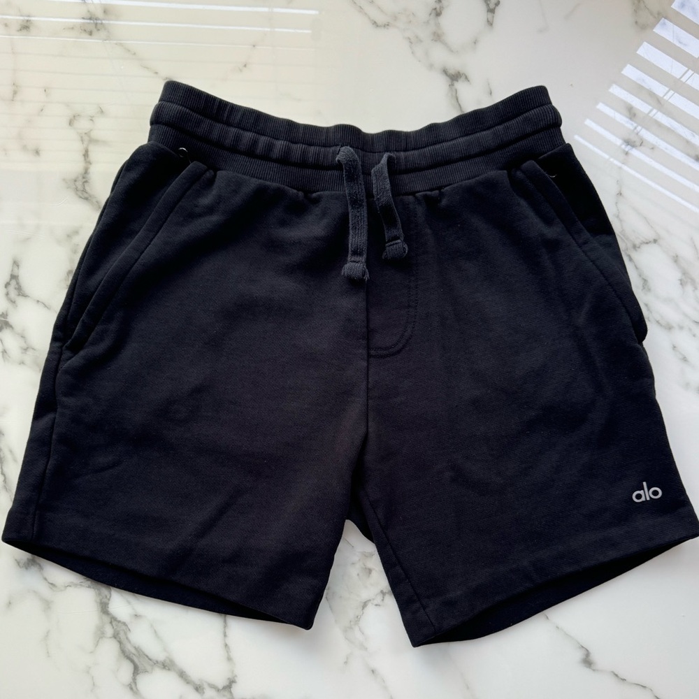ALO chill shorts